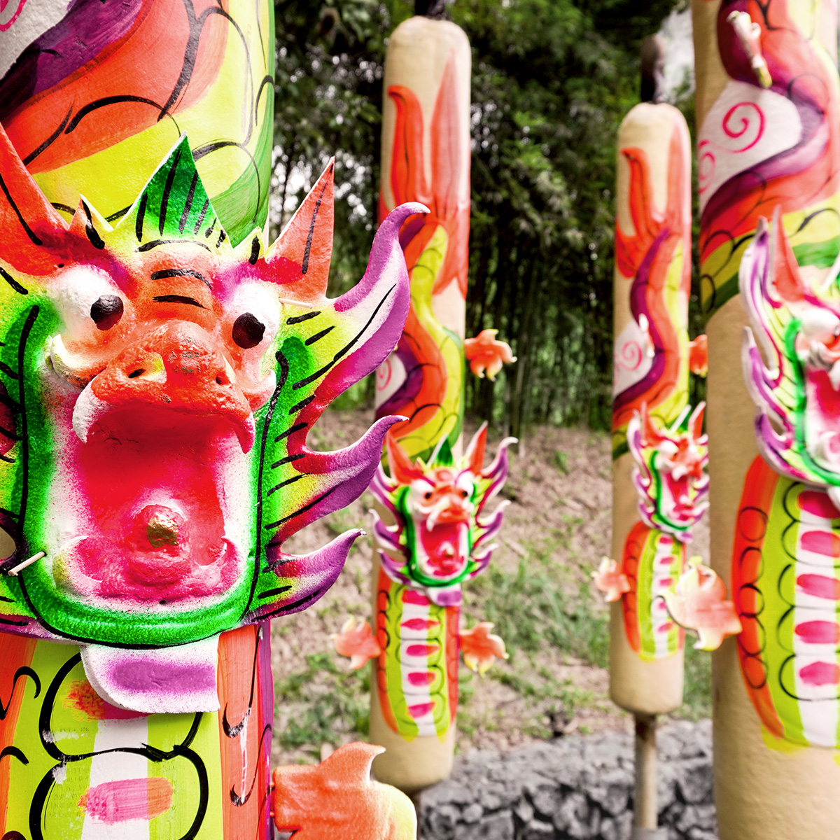 8-ft dragon incense